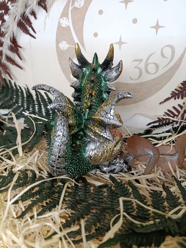 Dragón con Piedra Verde - Imagen 2
