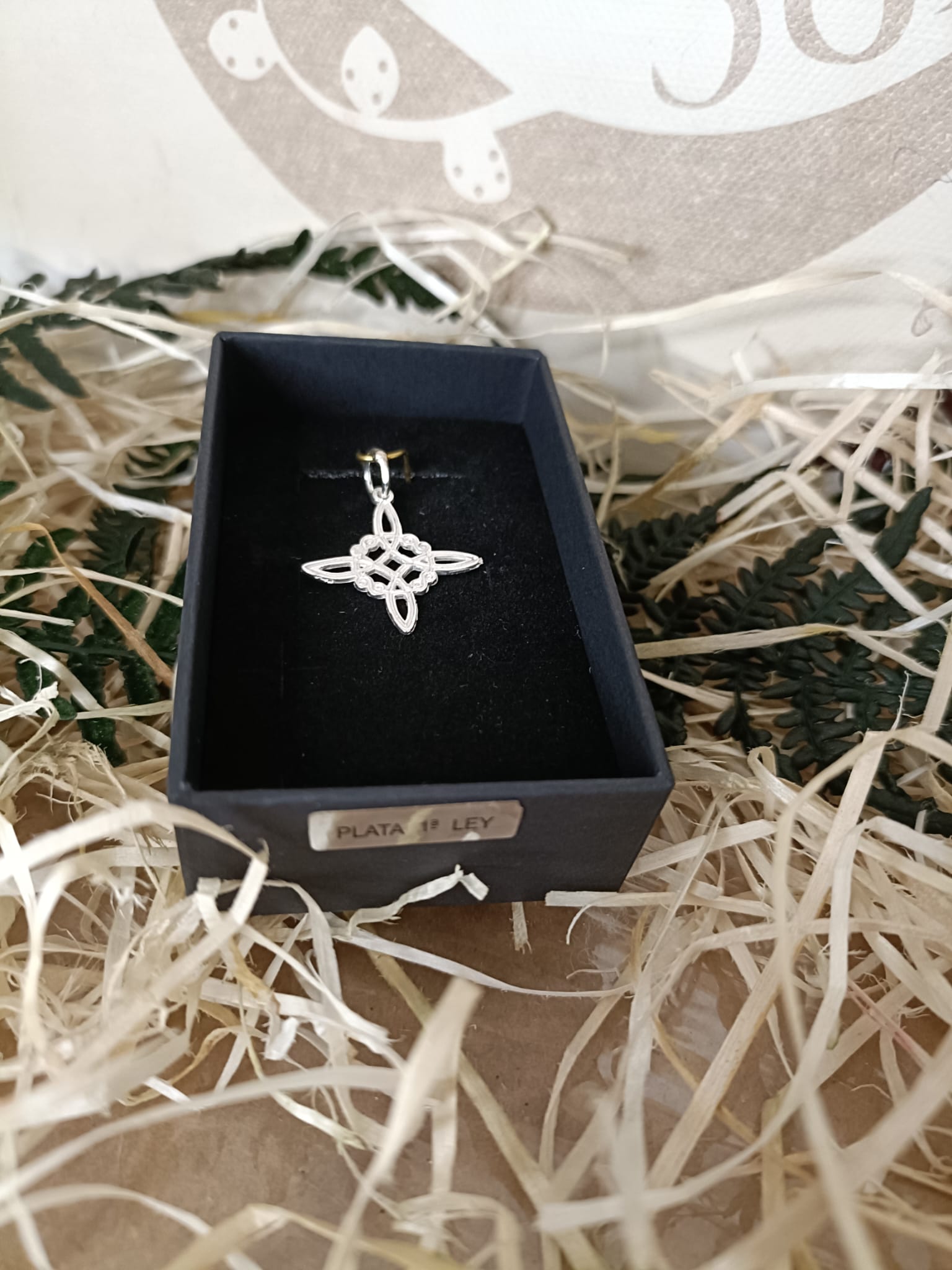 Colgante Nudo de Bruja Celta Plata de Ley - Imagen 2