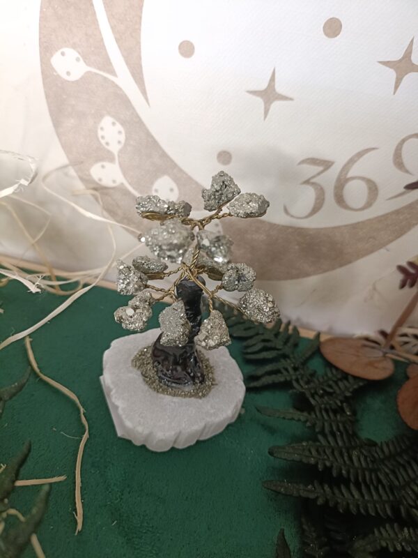 Árbol con Minerales de Pirita en Bruto Pequeño