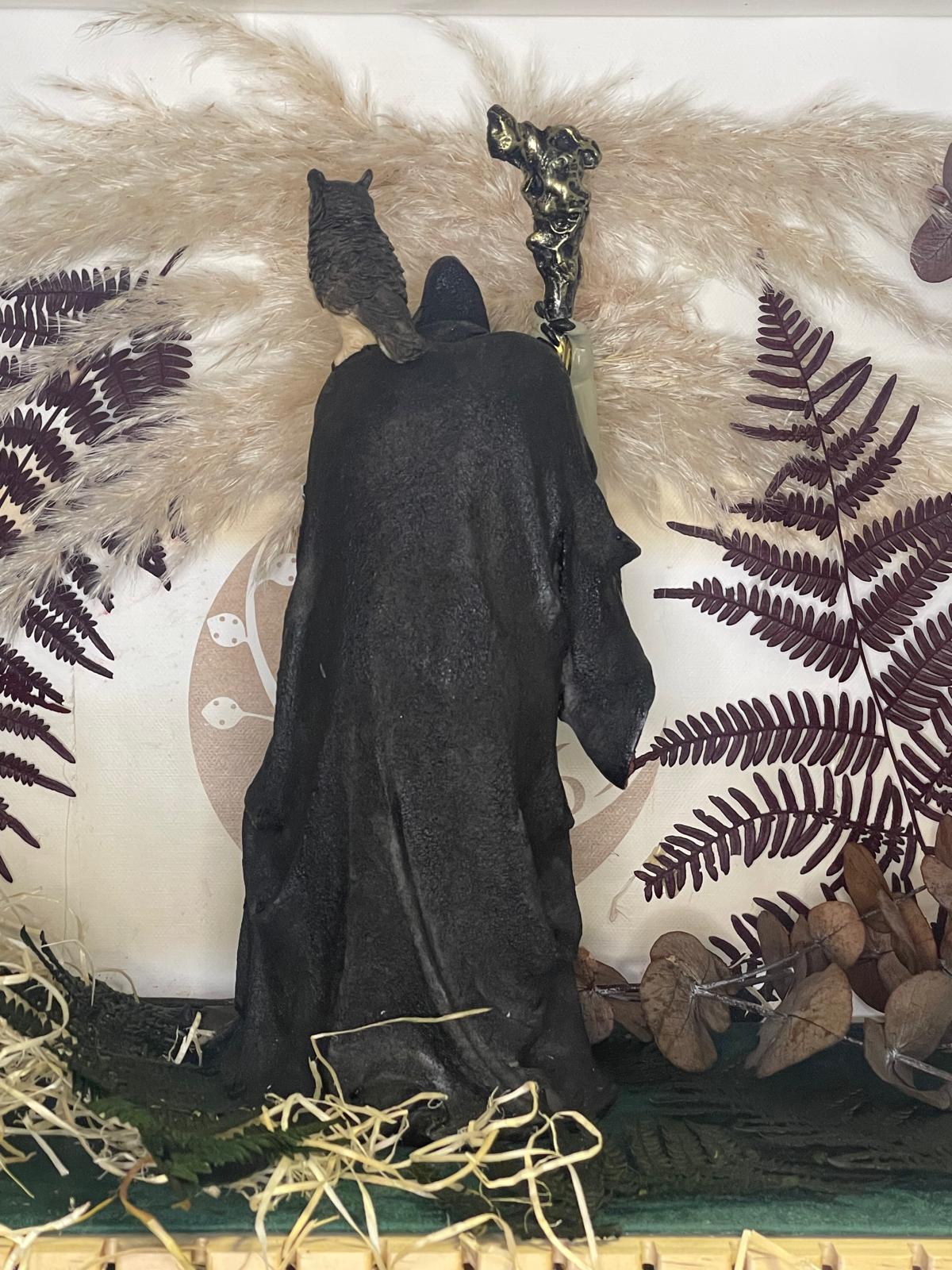 Figura de Bruja con Lechuza 30 cm - Imagen 2