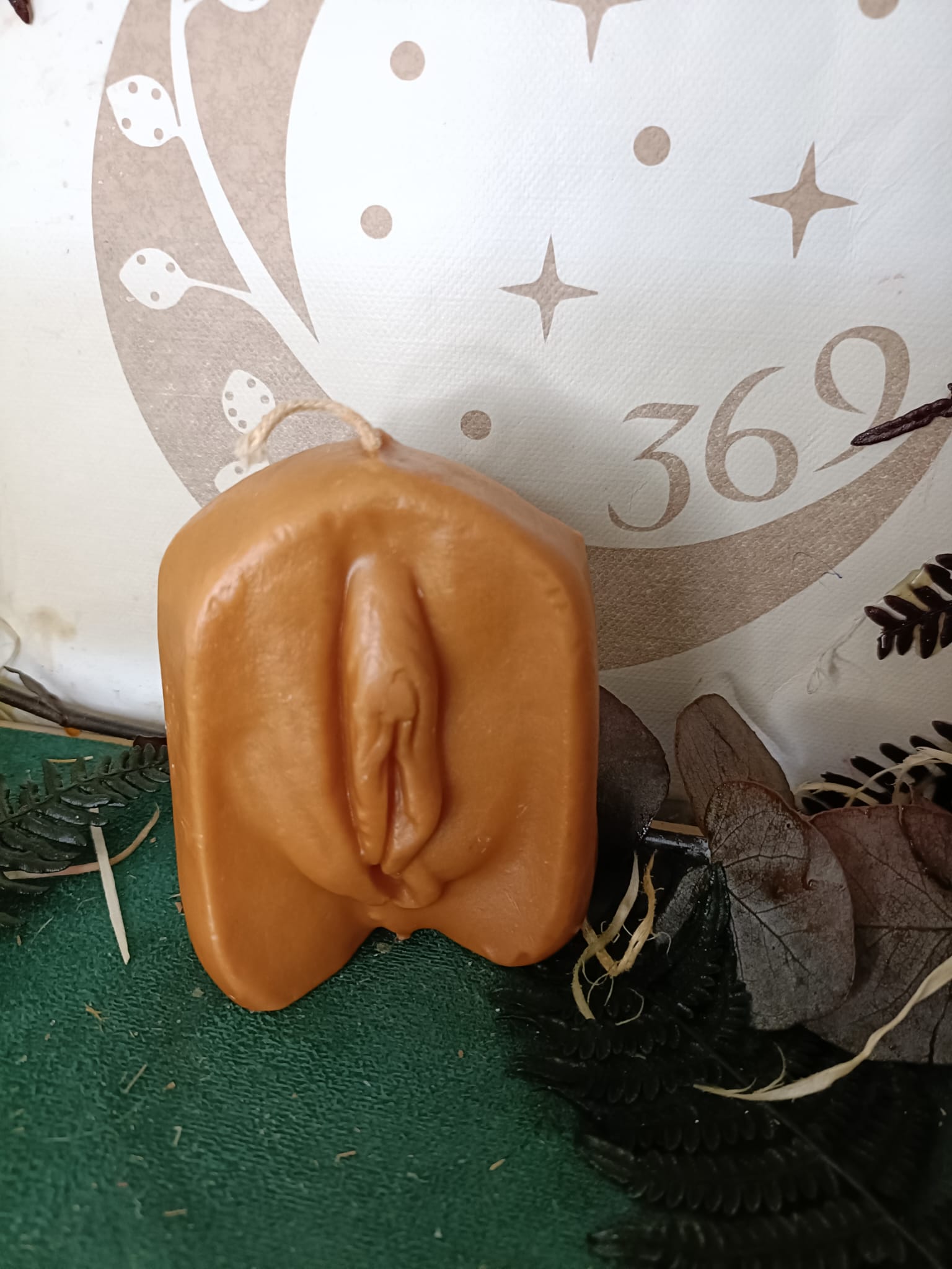 Vela Vagina de Cera Miel – Dulzura y Unión Amorosa - Imagen 3