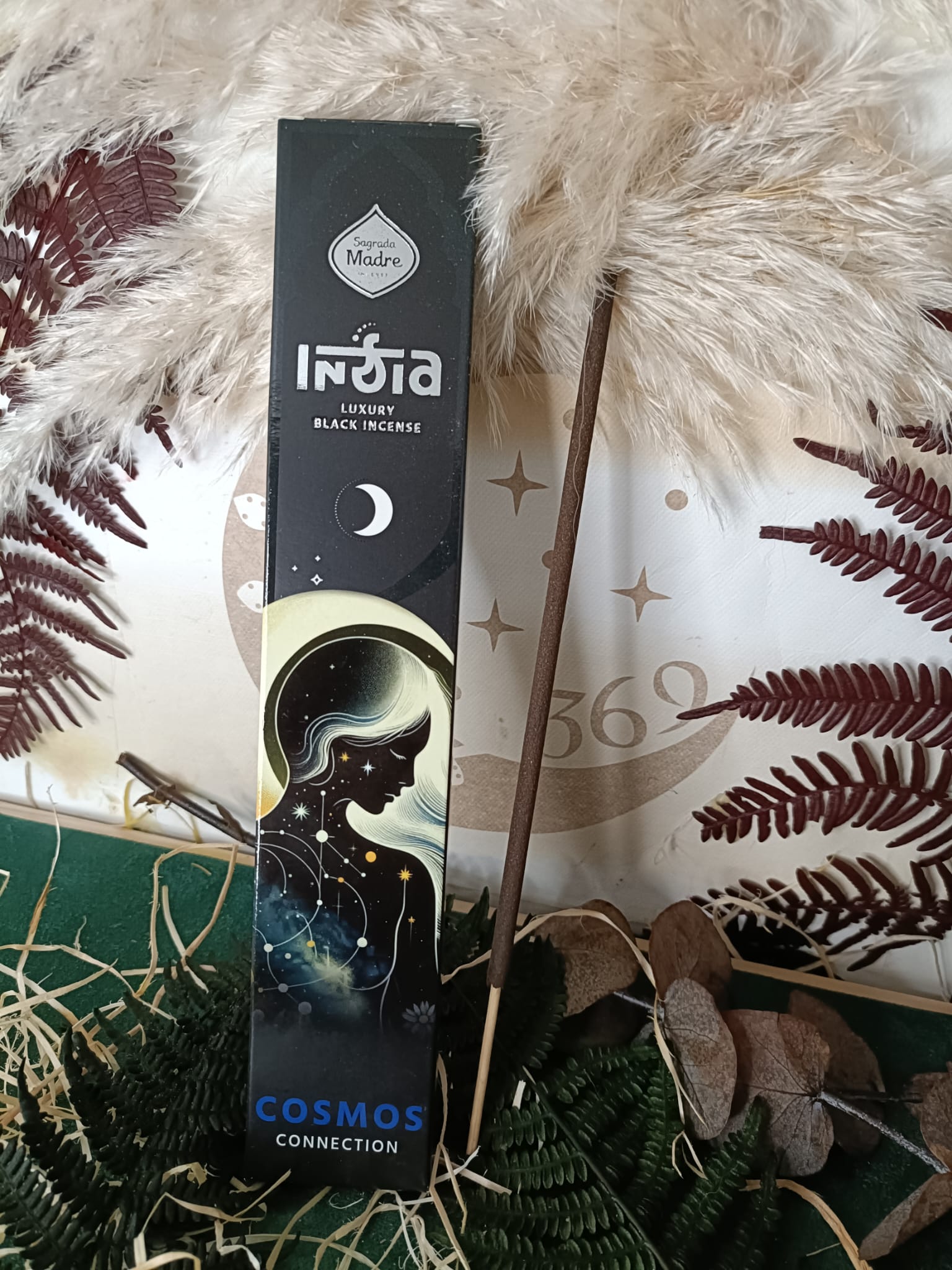 Incienso India Black Cosmos Sagrada Madre
