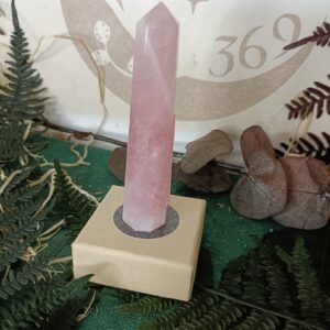 Obelisco de Cuarzo Rosa