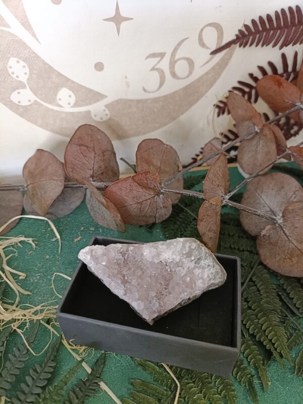 Drusa de Amatista – Piedra Mineral Natural (3 a 8 cm) - Imagen 2