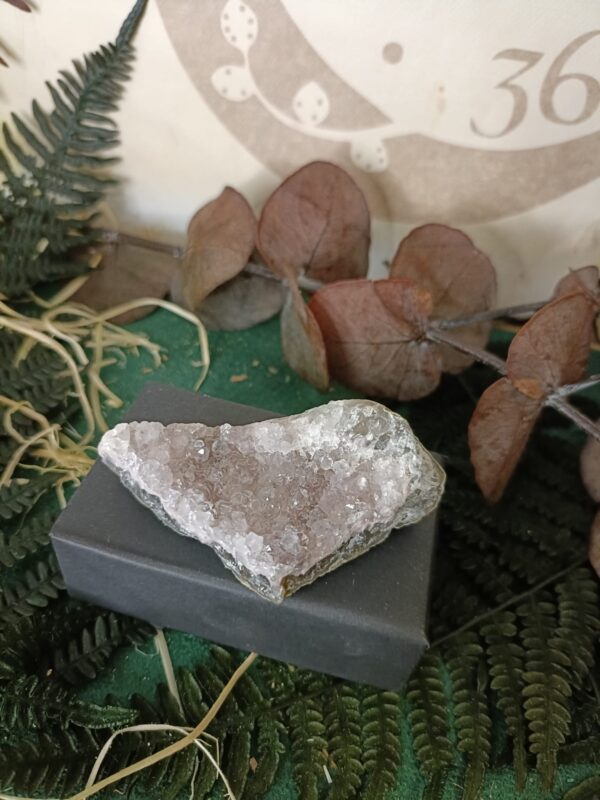 Drusa de Amatista – Piedra Mineral Natural (3 a 8 cm) - Imagen 3