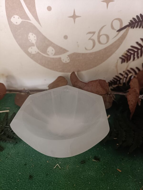 Cuenco Hexagonal de Selenita - Imagen 2