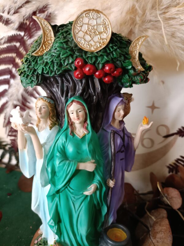 Figura Triple Diosa Celta 20 cm - Imagen 3