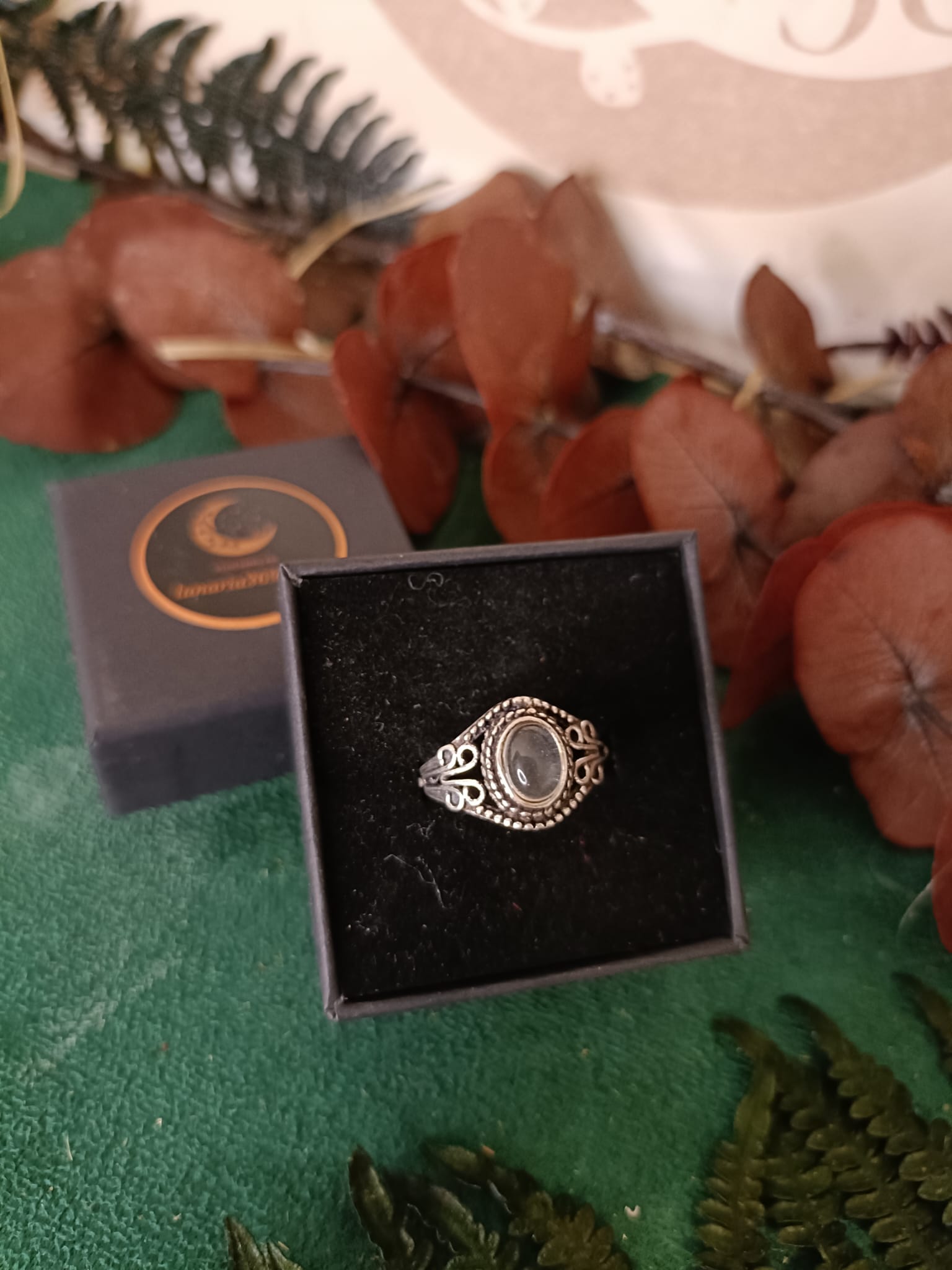 Anillo Ajustable con Cristal de Roca