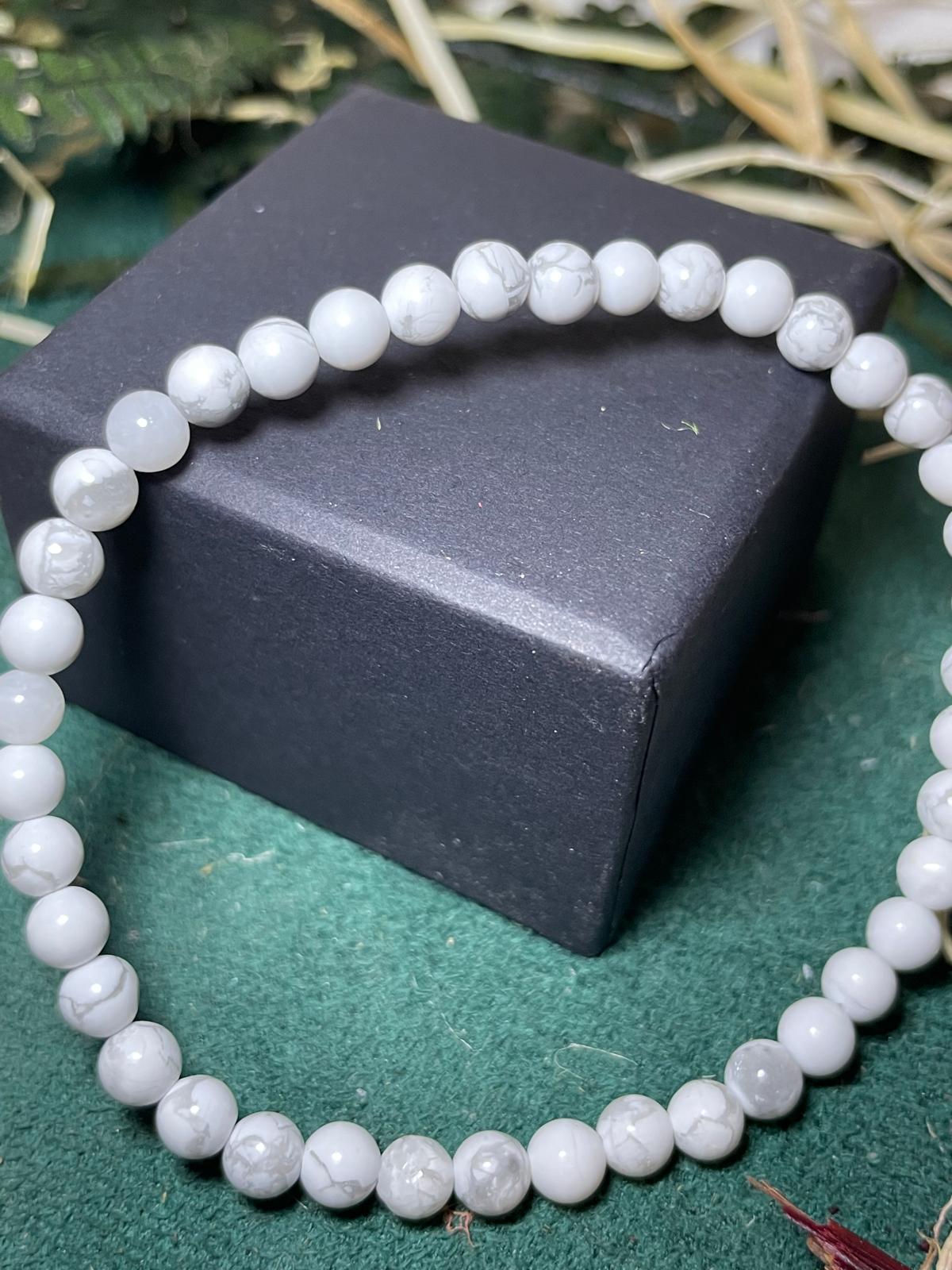 Pulsera Howlita Blanca 4mm – Calma, Paz y Energía Positiva - Imagen 3