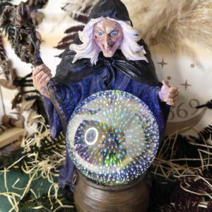 Bruja Clásica con Bola de Luz – 28x15 cm