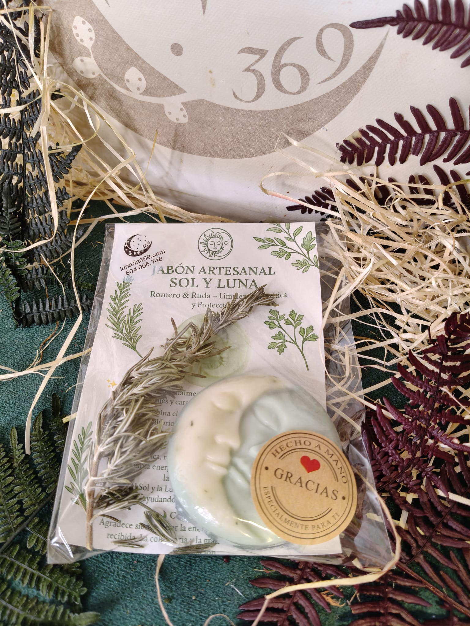 Jabón Artesanal Sol y Luna – Romero & Ruda - Imagen 3