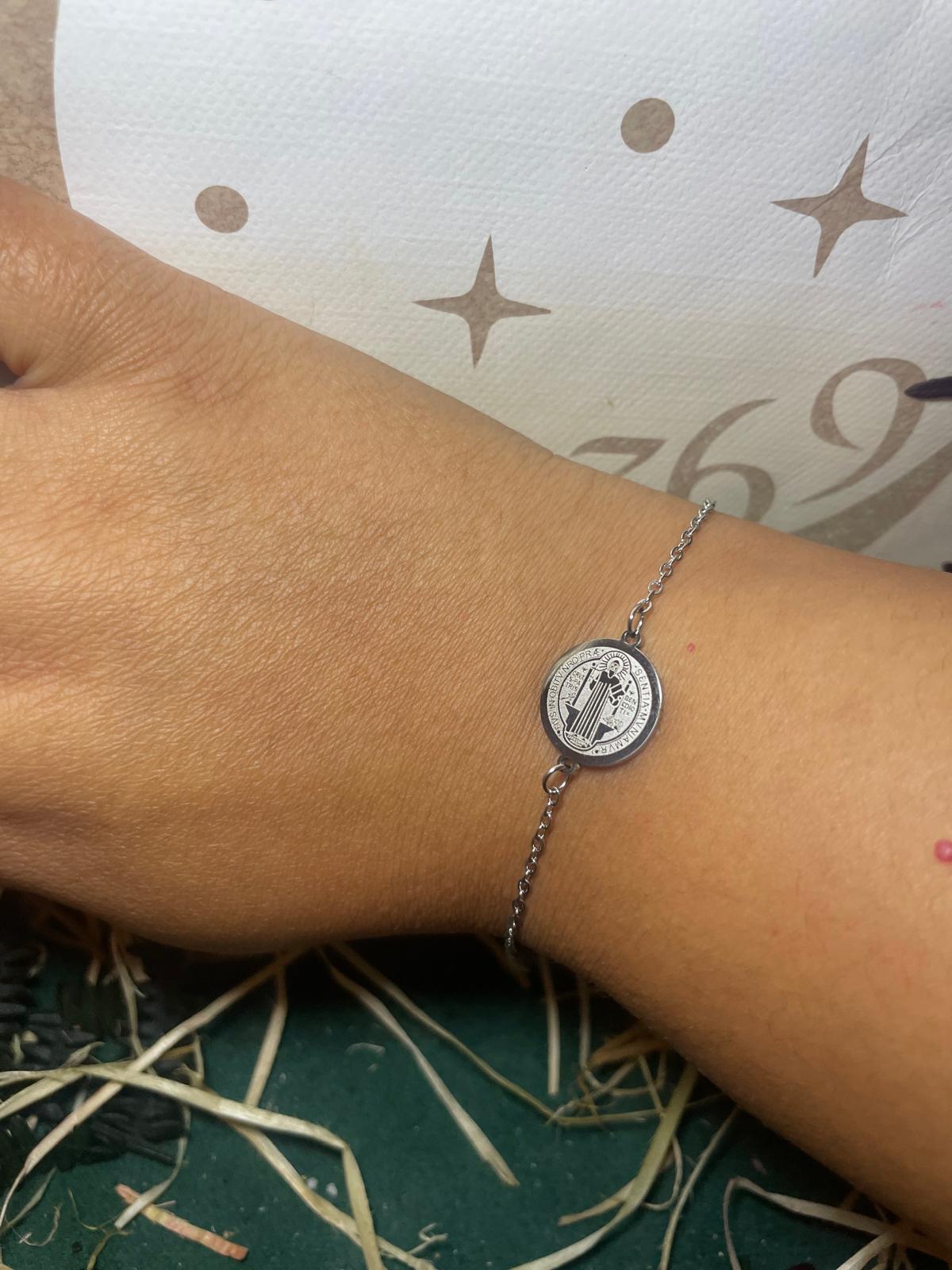 🔹 Pulsera de San Benito en Acero Inoxidable