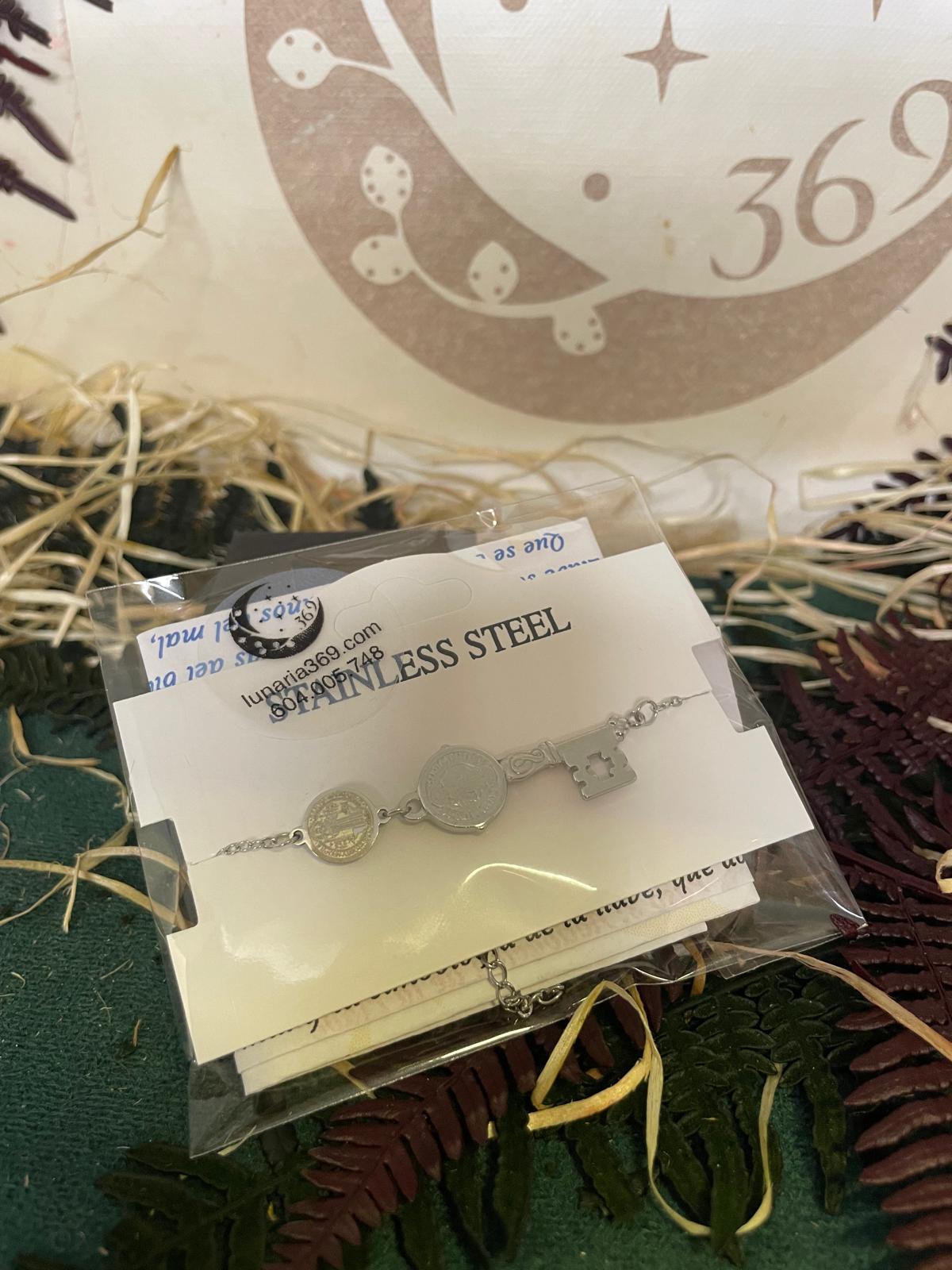 ✝️ Pulsera Doble Protección – Llave y Medalla de San Benito