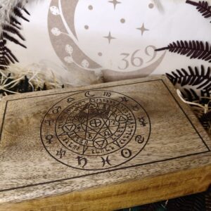 🔮 Caja Tarot Zodiaco de Madera con Grabados Esotéricos