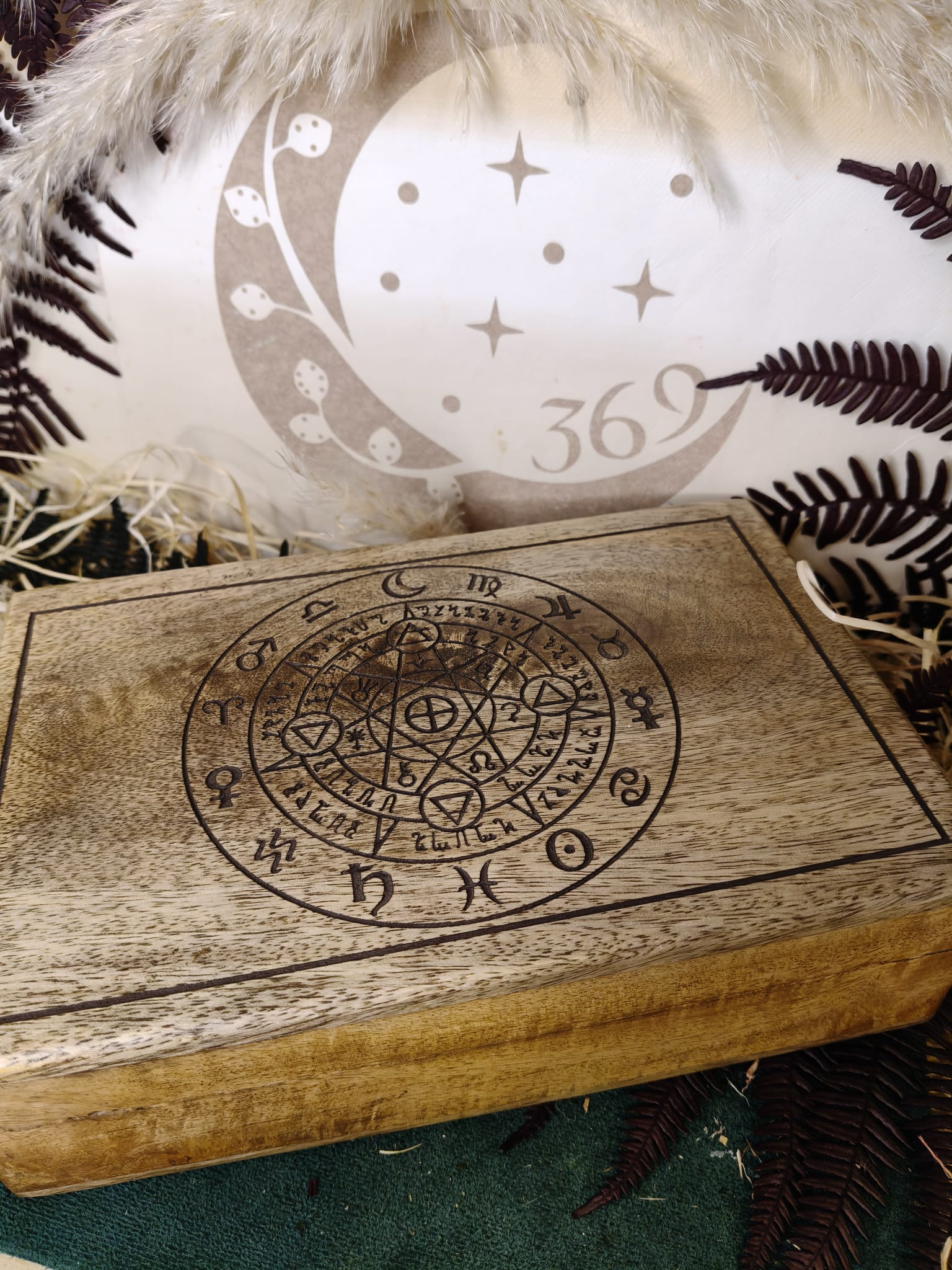 🔮 Caja Tarot Zodiaco de Madera con Grabados Esotéricos
