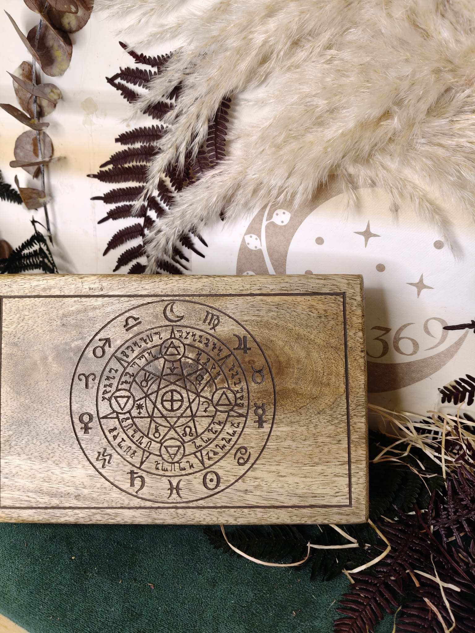 🔮 Caja Tarot Zodiaco de Madera con Grabados Esotéricos - Imagen 3