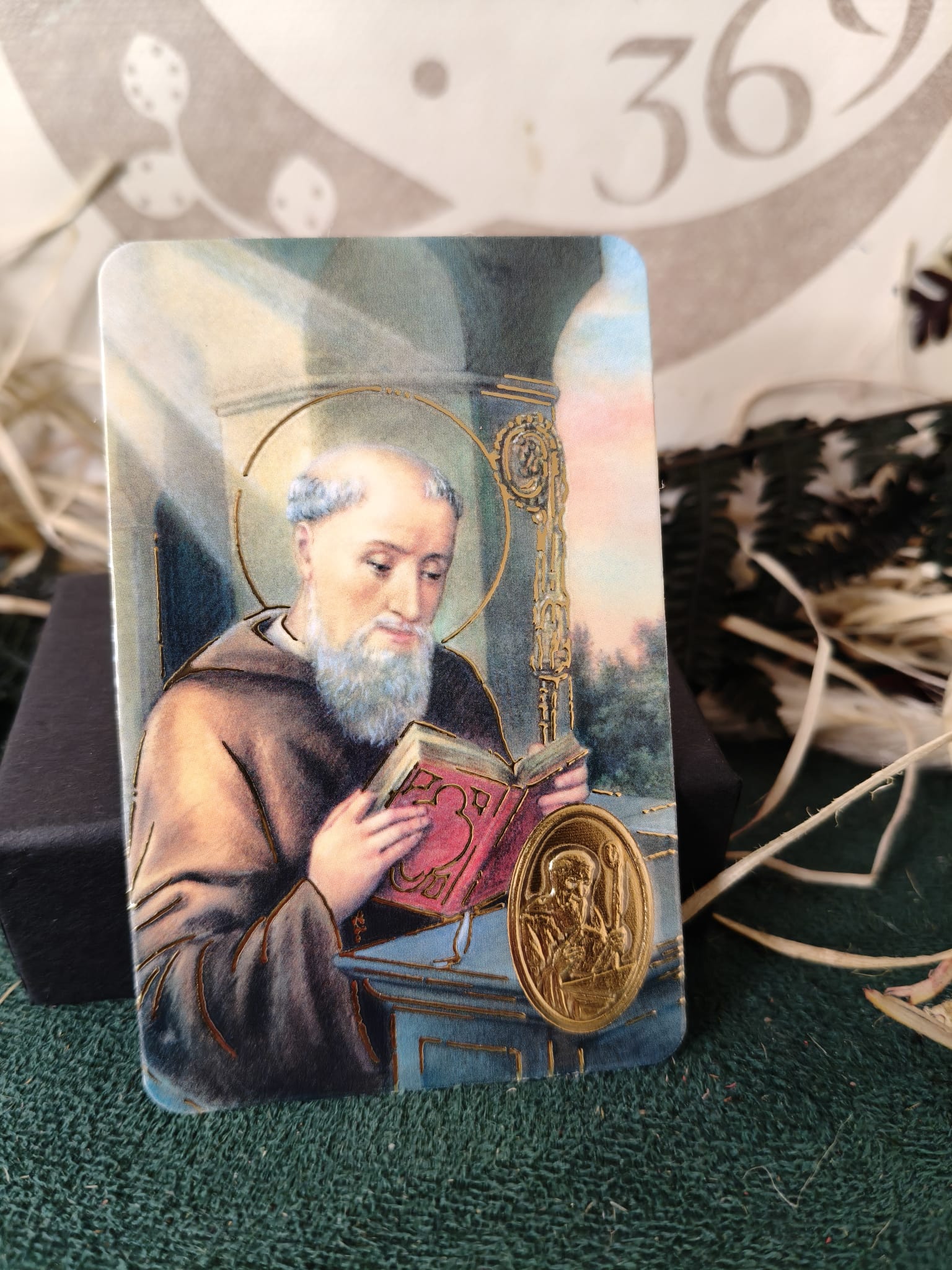 Estampa de San Benito con Relieve Dorado - Imagen 3