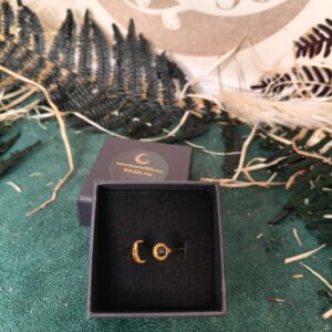 🌞🌙 Anillo Sol y Luna con Hematite en Acero Dorado